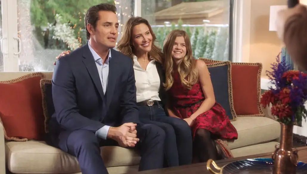 Jill Wagner and Victor Webster take you on set for a closer look at "Hearts of Winter." Absolutely loved the in Autumn Harvest Wedding. They were childhood sweethearts and she is a wedding planner and goes back to the small town to plan his brother's wedding.