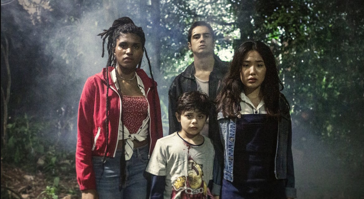 People love the Brazilian Netflix series. On the 20th of February, the Spectros series opens on Netflix, where 5 young people get involved in a case of vengeful spirits that are invoked in the Bairro da Liberdade, in São Paulo.