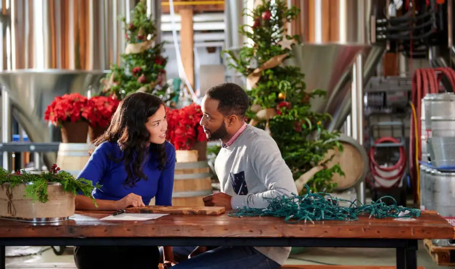 Saying Yes to Christmas (2021) Cast, Release Date, Plot, Trailer