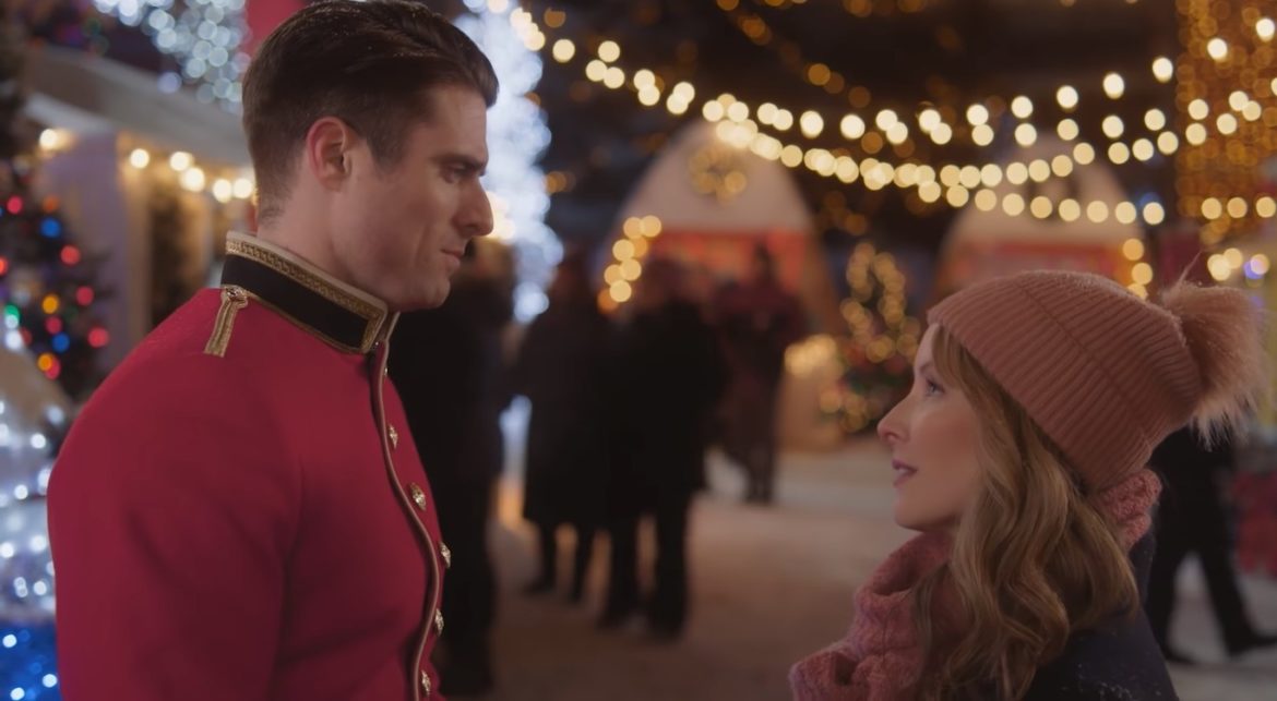 Christmas With a Crown (2021) Cast, Release Date, Plot, Trailer