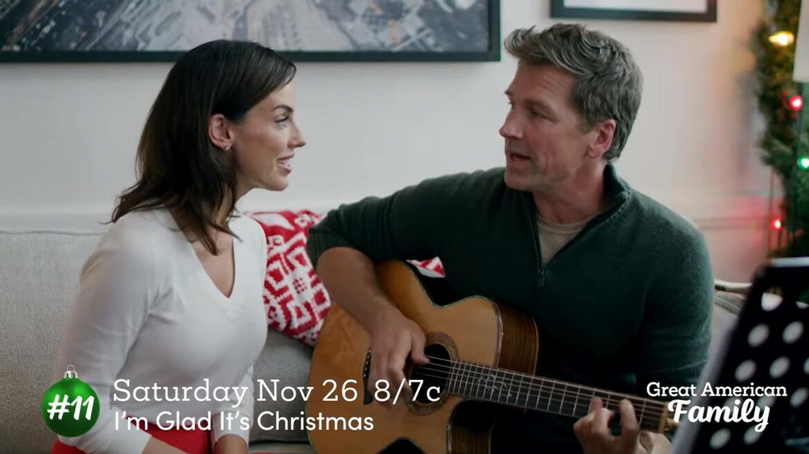 I'm Glad It's Christmas (2022) Cast, Release Date, Plot, Trailer