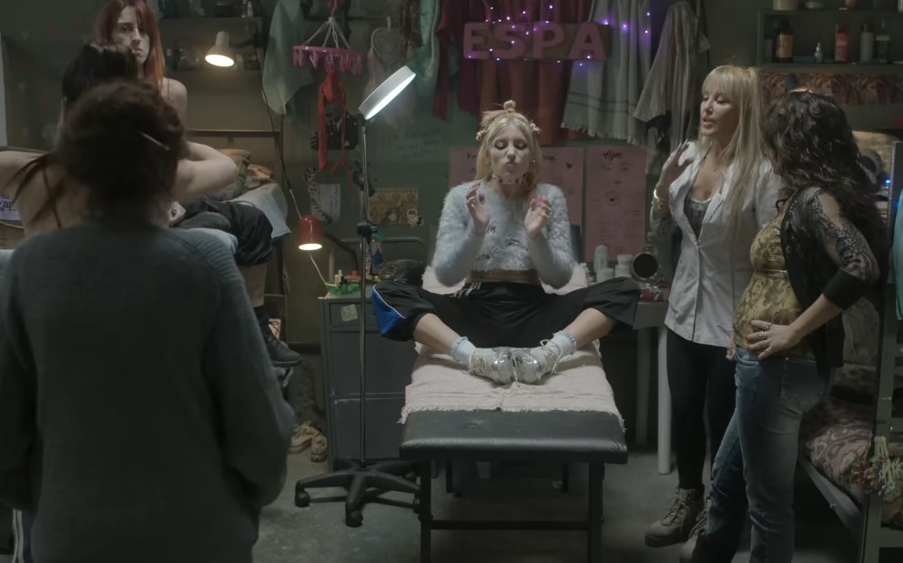 In the Mud (En el barro) - full cast & crew